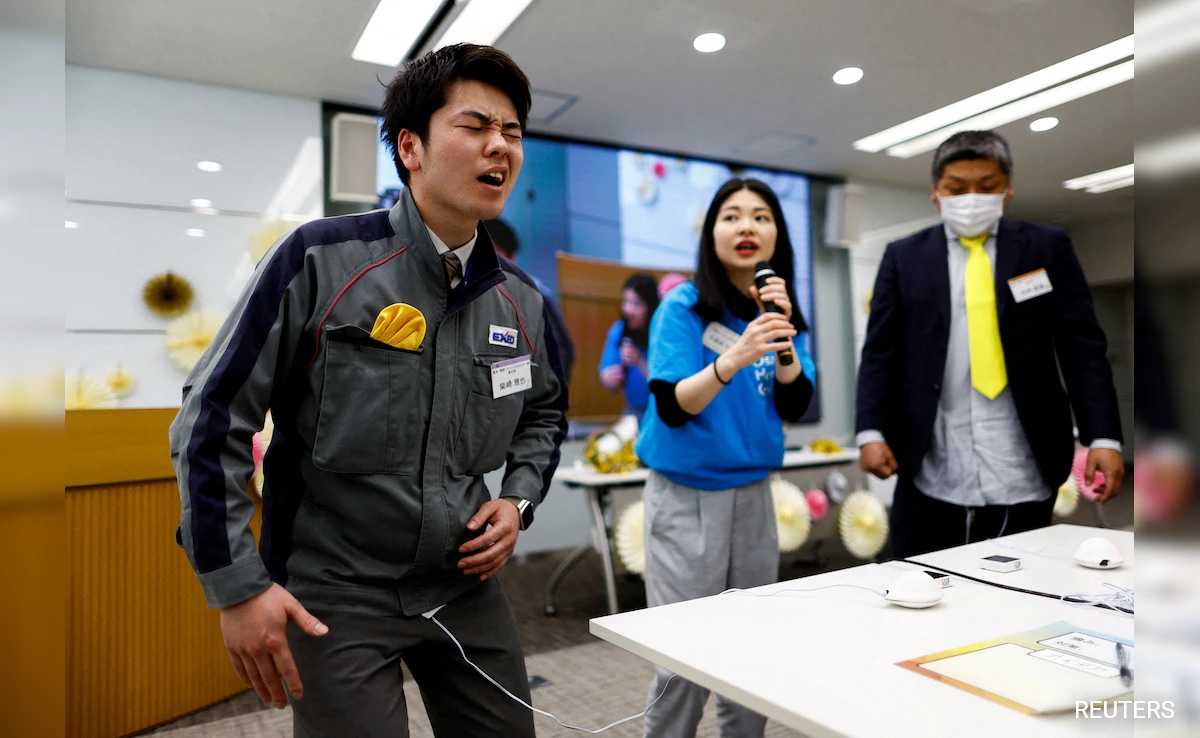 "Couldn't Move": Japanese Male Workers Experience Simulated Menstrual Pain