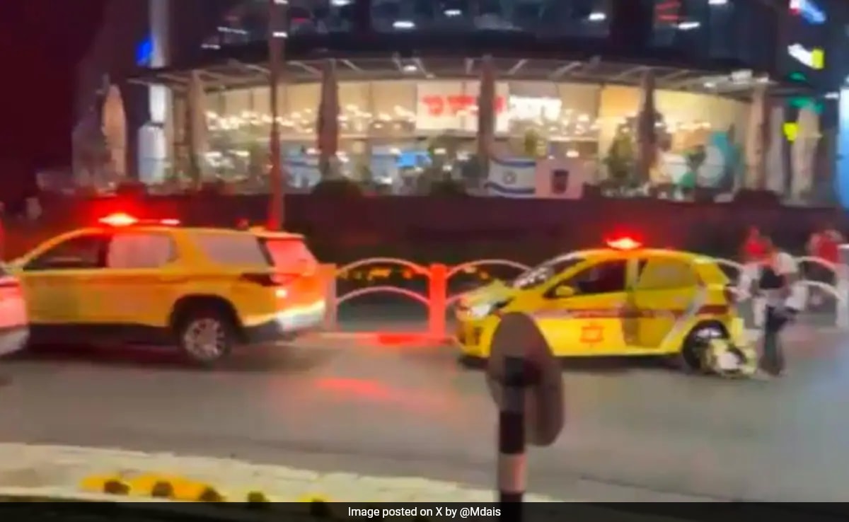 3 Injured After Being Stabbed By "Terrorist" In Shopping Mall In Israel