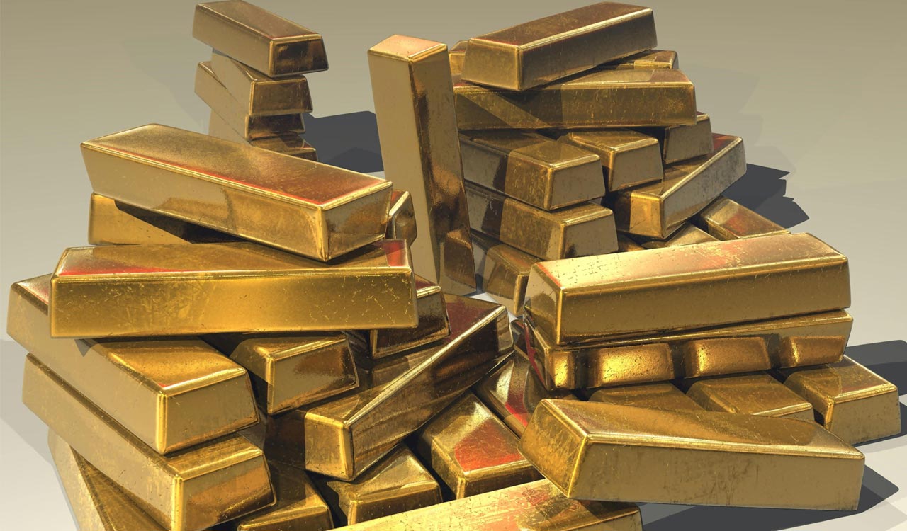 Hyderabad witnesses third instance of gold prices crossing Rs 62,500 mark in one year