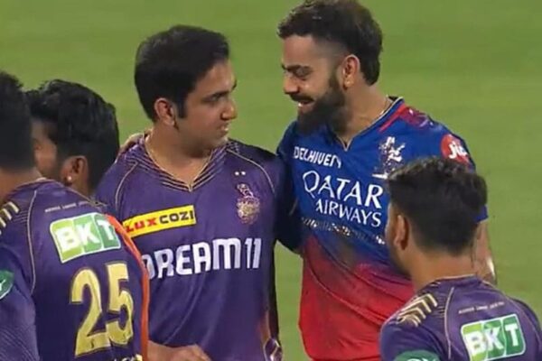 Deserves "Oscar": Gavaskar's Mega Comment On Viral Kohli, Gambhir Hug