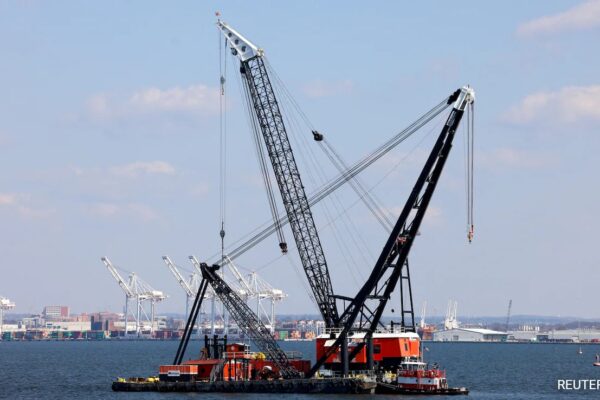 Rescue Workers To Lift First Piece Of Collapsed US Bridge That Killed 6