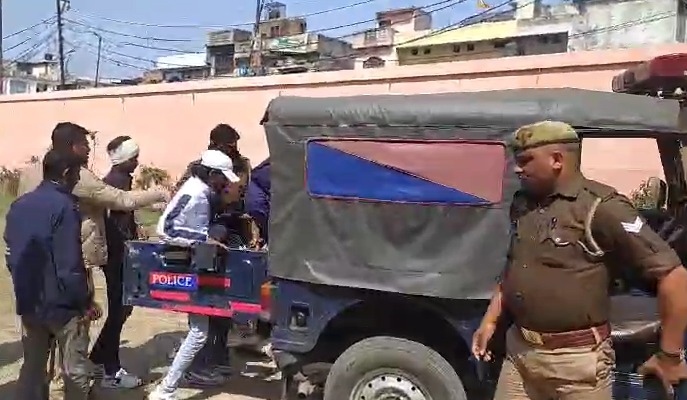 Class 10 Students Arrive At This UP Exam Centre With Iron Chains, Detained