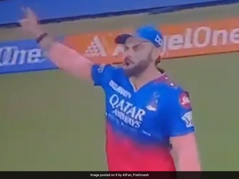 Kohli Gives Mouthful To Ravindra After CSK Star's Dismissal, Gesture Viral