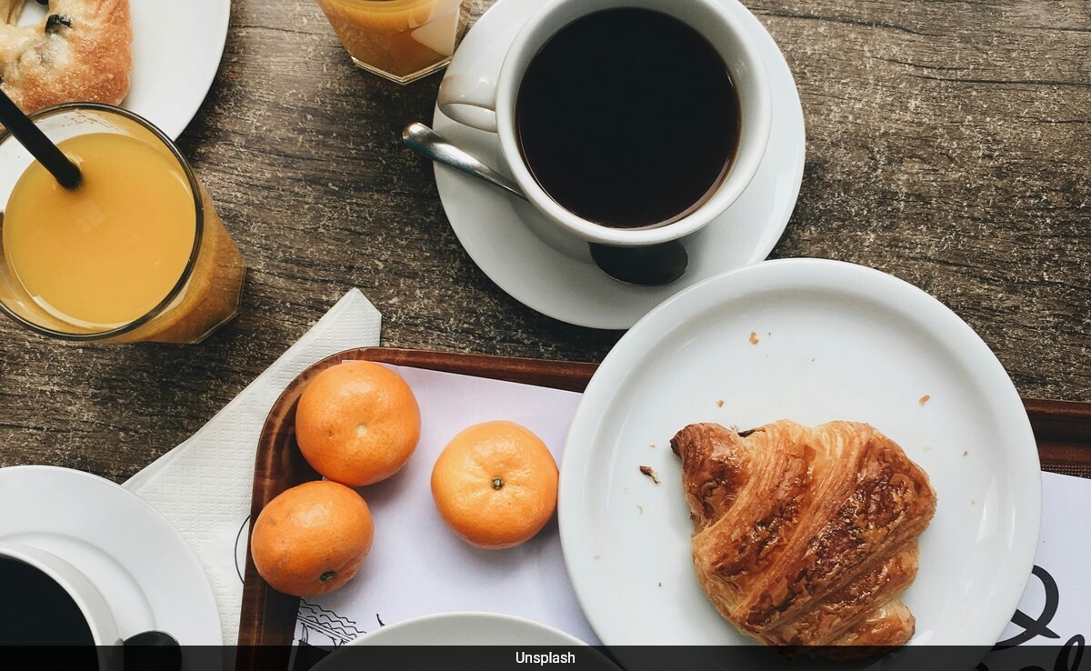 Australia Man Charged Rs 4,000 For 2 Rolls And Coffees, Realises After Paying