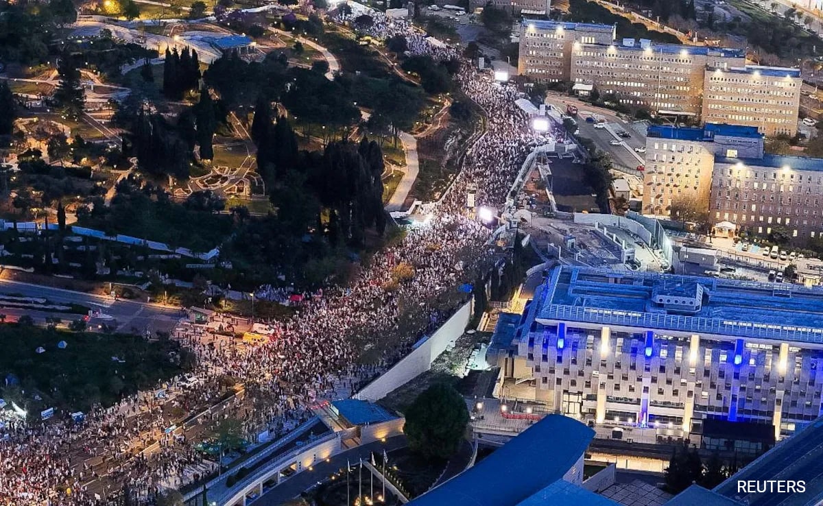 "Complete And Utter Failure": Thousands Rally Against Netanyahu Government