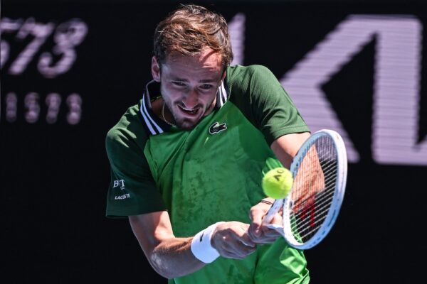 Daniil Medvedev Cruises Into Dubai Semi-Finals