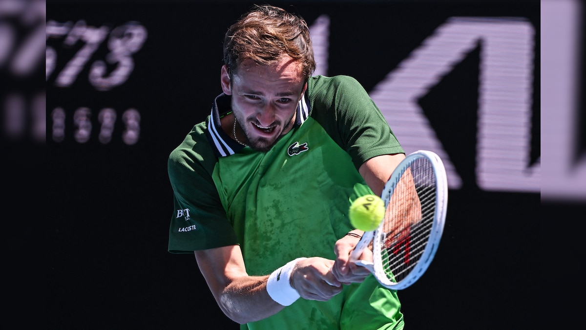 Daniil Medvedev Cruises Into Dubai Semi-Finals