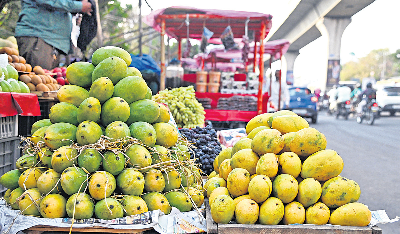 Crackdown on unapproved mango ripening methods in Hyderabad markets