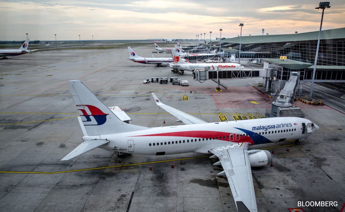 Boeing Expert Claims MH370 Was "Buried In An Ocean Trench By Pilot"