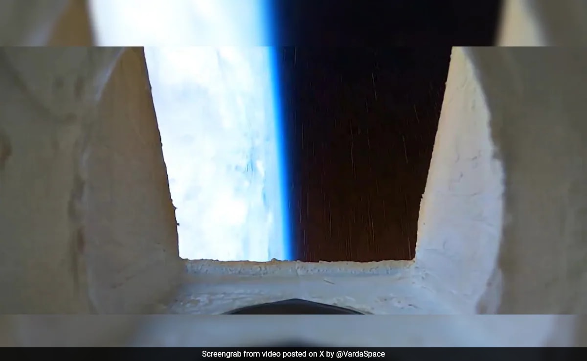 Breathtaking Video Shows Spacecraft Entering The Earth's Atmosphere