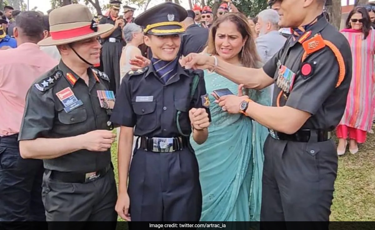 Her Father Died In J&K 20 Years Ago, She Now Joins Army Wearing His Uniform