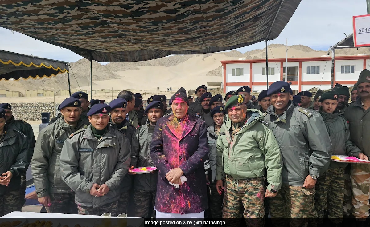 "Happiest Moment": Defence Minister Celebrates Holi With Soldiers In Leh