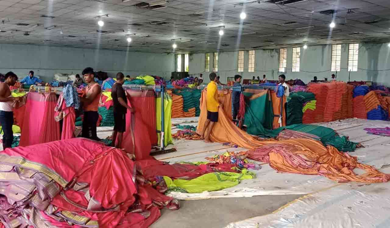 Weavers unable to start work without clearing pending bills