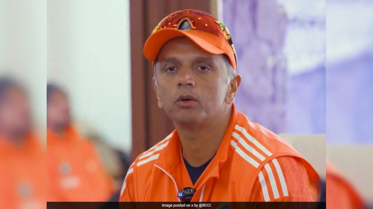 Dravid Delivers Riveting Parting Speech Before Players Dissipate For IPL