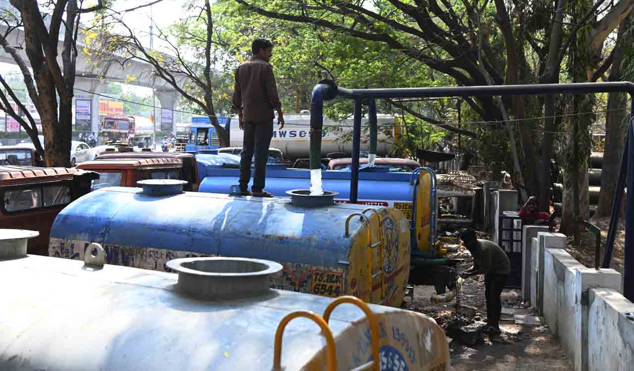 Demand for water tankers increase in Hyderabad