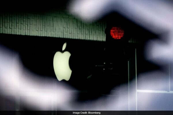 Apple Laid Off 600 Workers After Halting Car, Smartwatch Projects