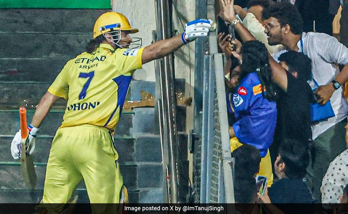 Watch: After Hat-Trick Of 6s, Dhoni's Gesture For Fan Clean Bowls Internet