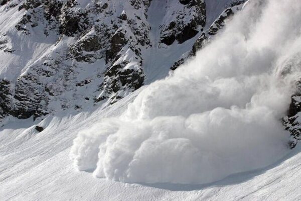 3 killed in avalanche at popular Swiss ski resort: Police