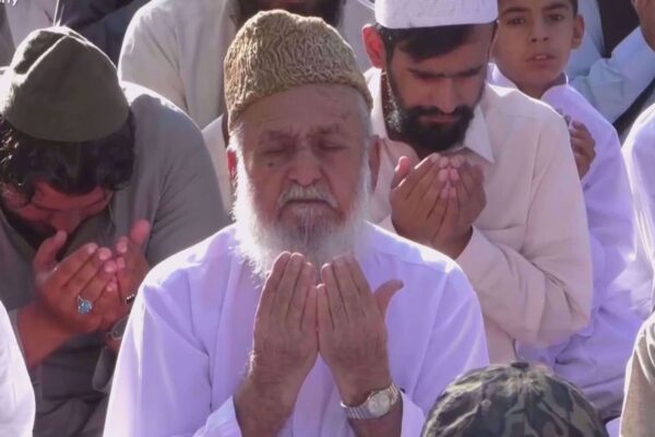 Pakistanis mark Eid al-Fitr with prayers for oppressed Gazans