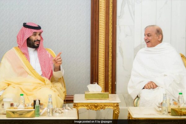 A Kashmir Mention In Pak-Saudi Talks During Shehbaz Sharif's Umrah Trip