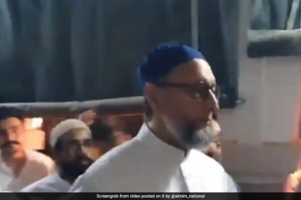 Asaduddin Owaisi Meets Mukhtar Ansari's Family At His Ghazipur Home