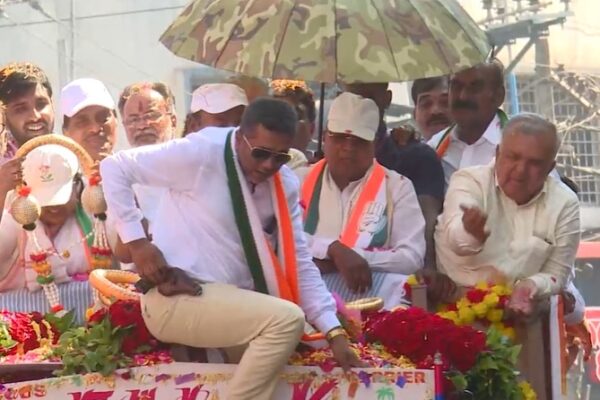 Watch: Man With Gun Seen With Siddaramaiah On Campaign Trail, Cops Clarify