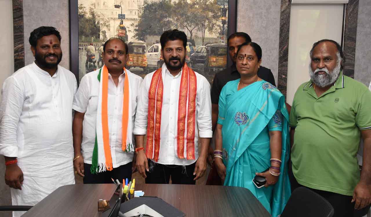 BJP leader joins Congress in Sangareddy