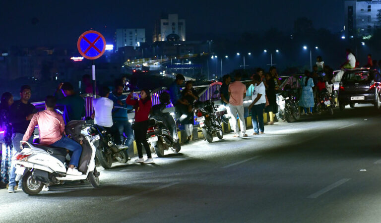 Watch: Obstructing traffic on Durgam Cheruvu Cable Bridge to attract Rs. 1000 fine, say cops in video