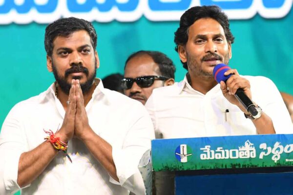 Jagan accuses Chandrababu Naidu of outdoing chameleons in changing colors