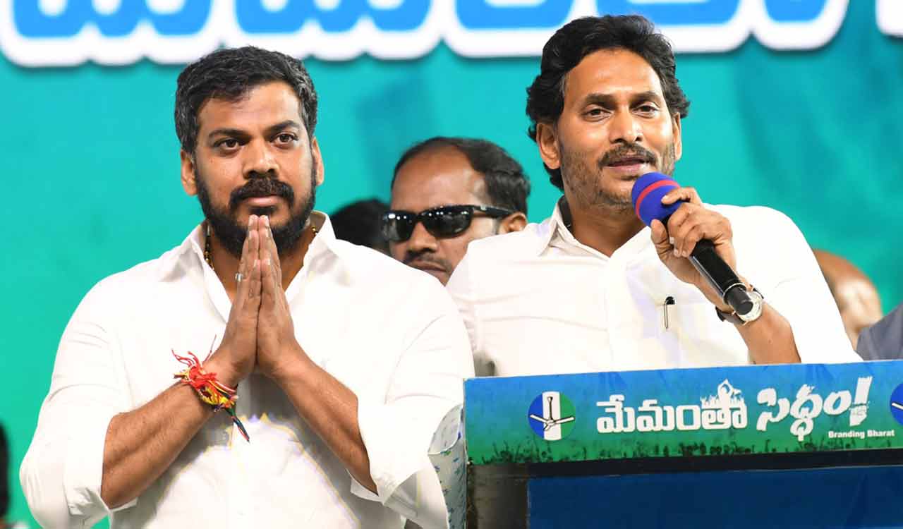 Jagan accuses Chandrababu Naidu of outdoing chameleons in changing colors