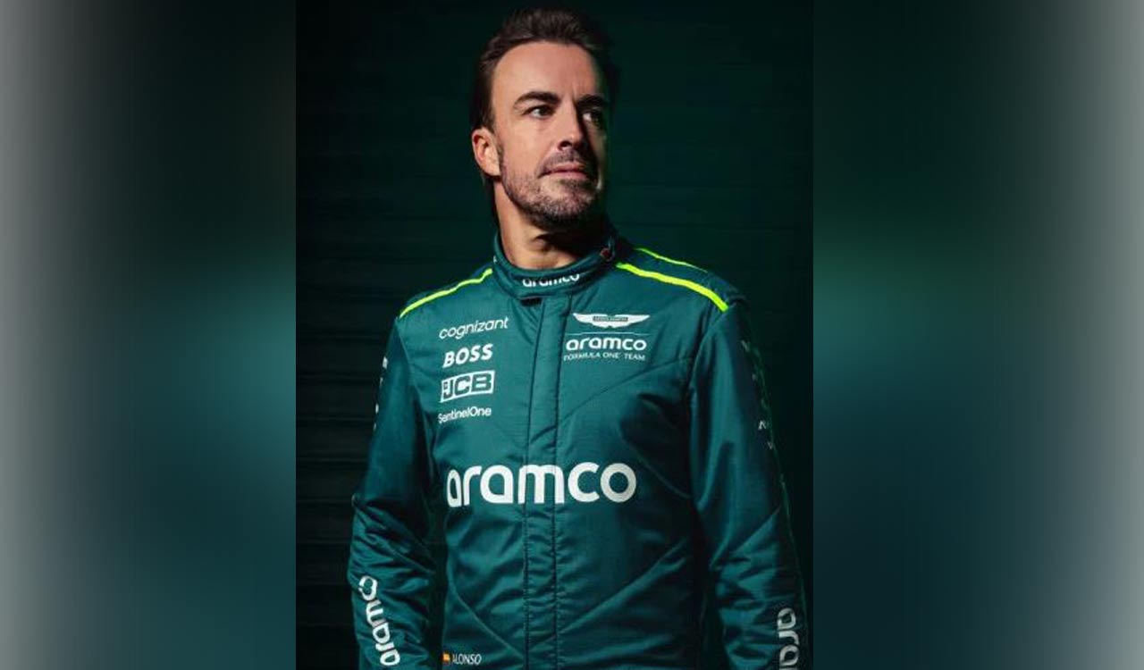 Fernando Alonso extends Aston Martin deal to 2026