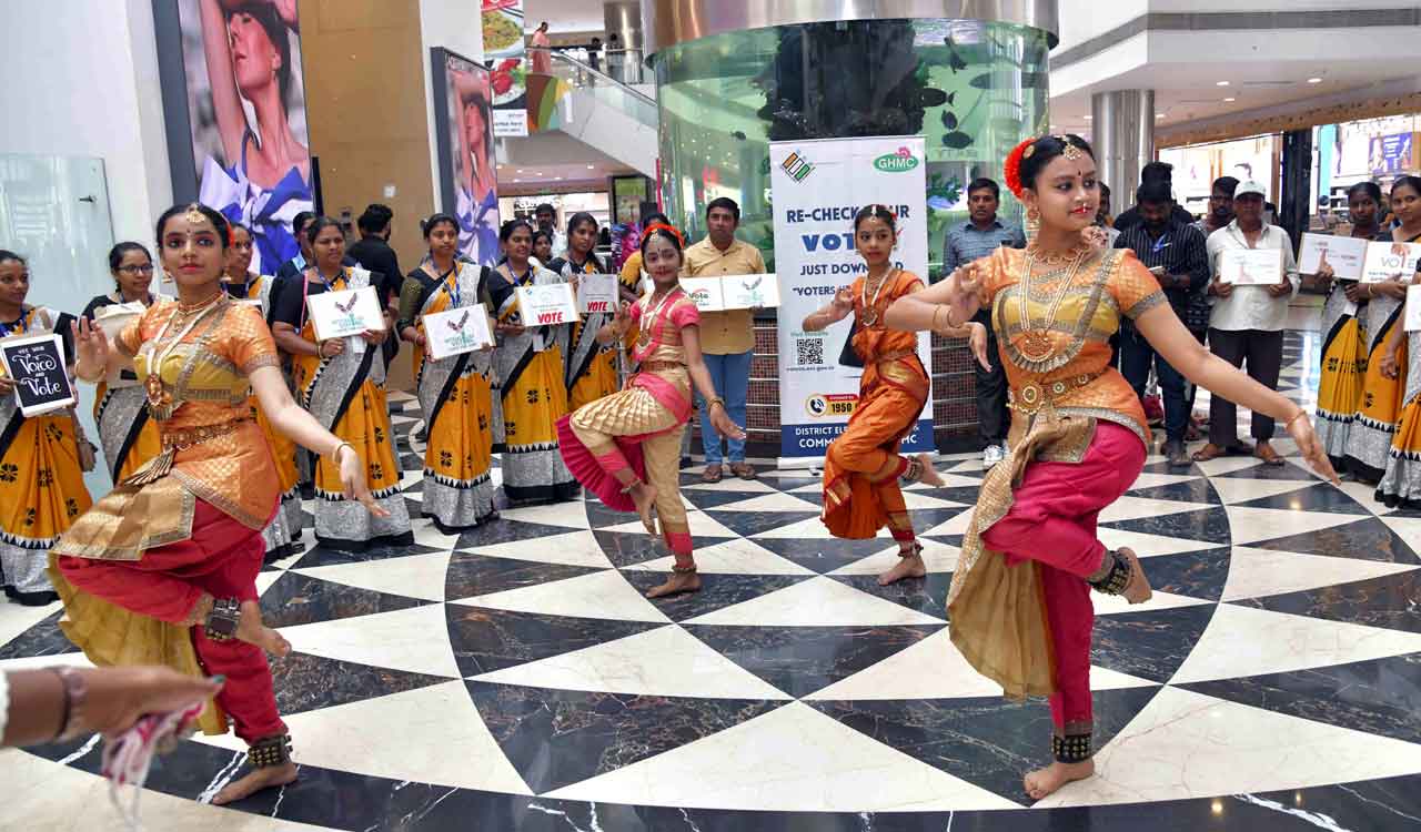 Hyderabad: SVEEP conducts Voter awareness program at GVK mall