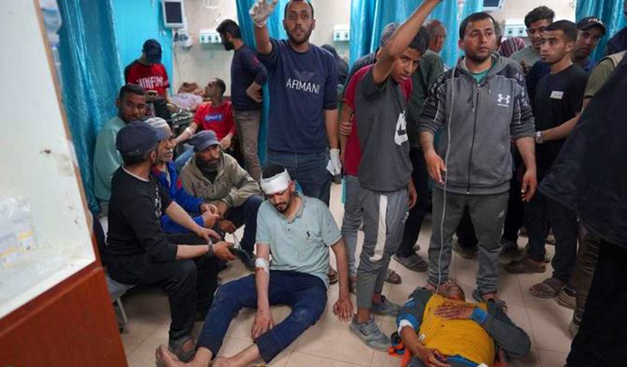 Israeli Bombing Kills 4, Wounds 17 at Gaza Hospital