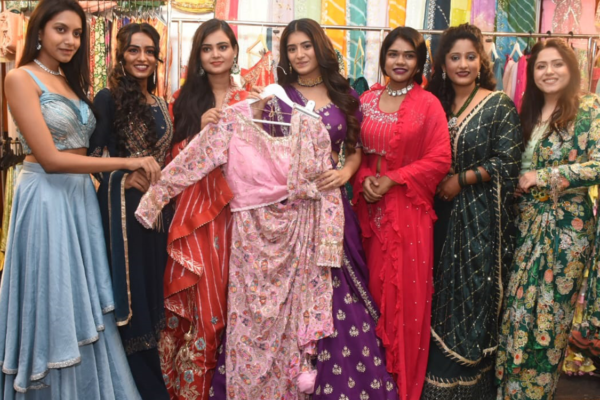 Actress Rashi Singh inaugurated Sutraa Exhibition