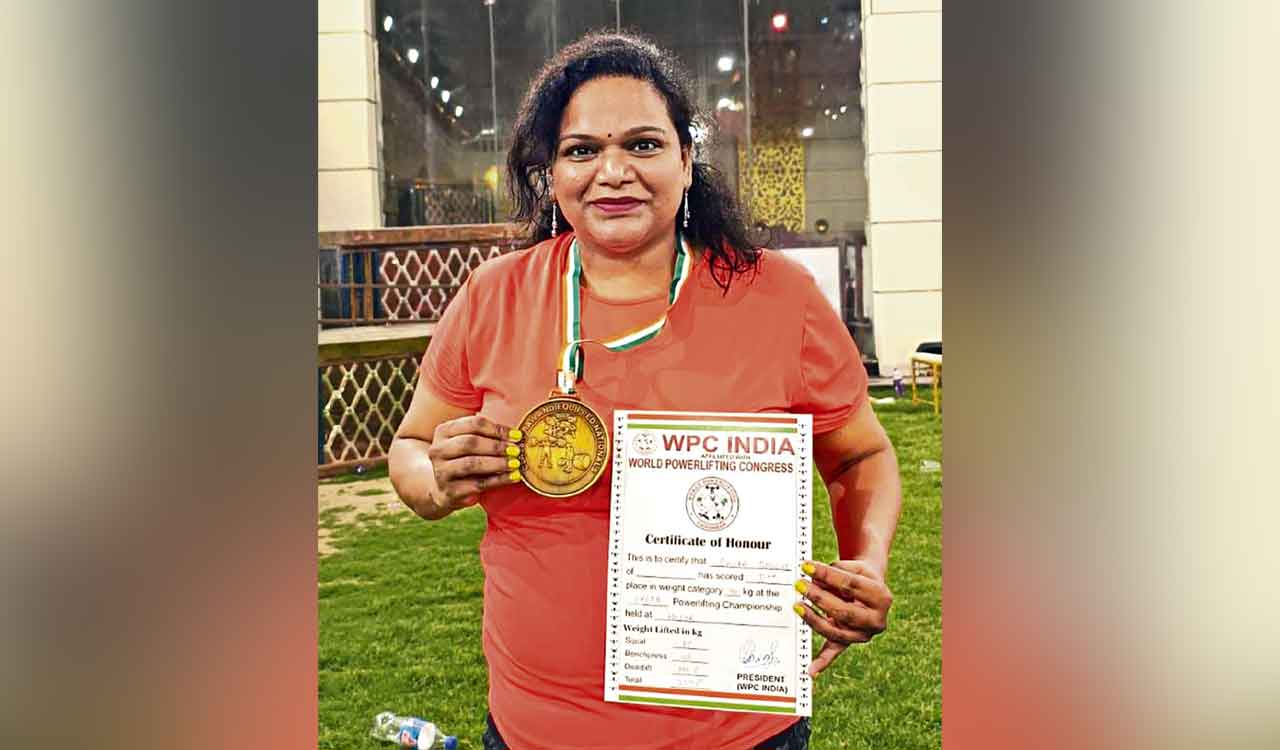 TS’ Shilpa clinches Silver in Powerlifting