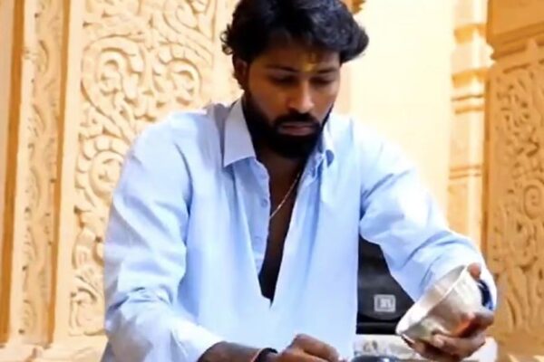 Watch: Under Fire MI Captain Pandya Offers Prayers At Somnath Temple