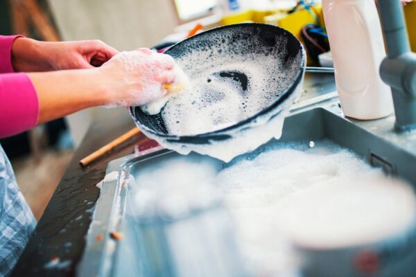 5 Mistakes You're Unknowingly Making While Washing Dishes