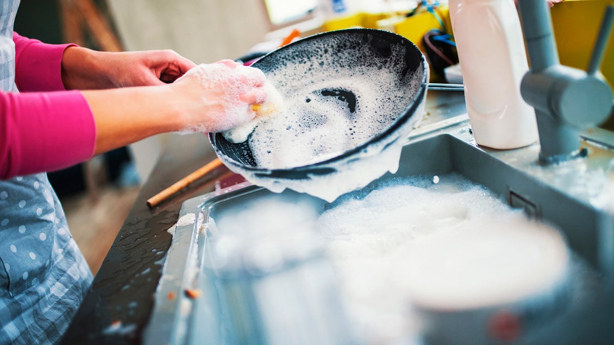 5 Mistakes You're Unknowingly Making While Washing Dishes