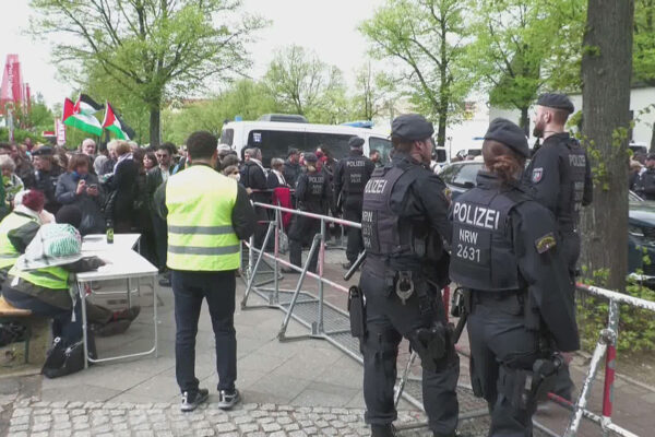 German police crackdown on pro-Palestine conference in Berlin