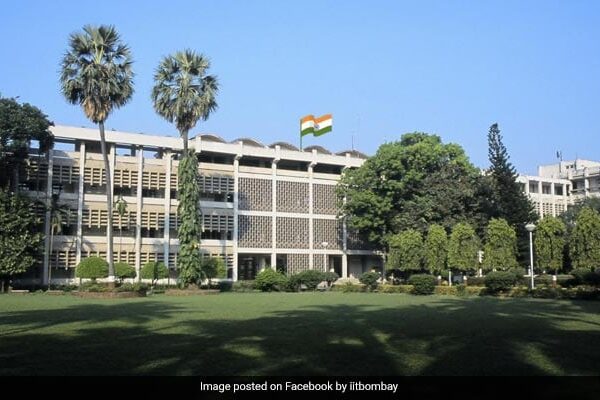 IIT Bombay Clarifies Placement Status Amid 36% Unplaced Students Report