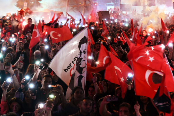 Turkey local elections: Stunning victory for opposition