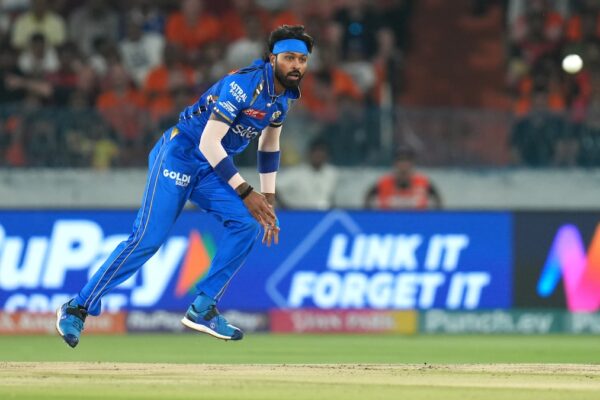 "Behave": Ex-India Star Schools Crowd As Pandya Comes For Toss. Watch