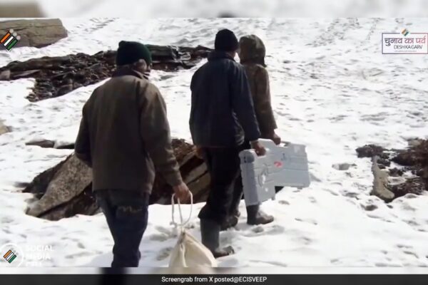 Poll Parties Of 1st Phase Airlifted To Snow-Bound Pockets In J&K's Kishtwar