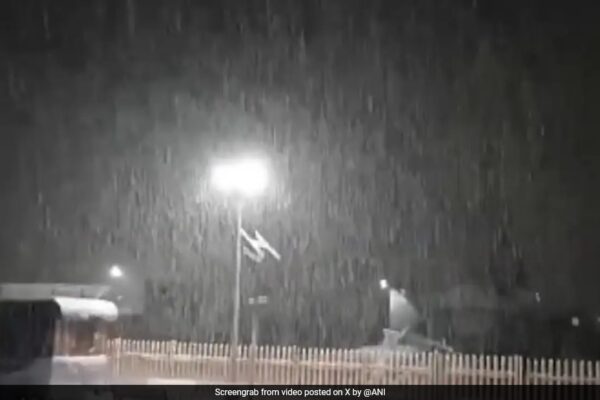 Watch: Jammu And Kashmir's Sonamarg Receives Fresh Snowfall