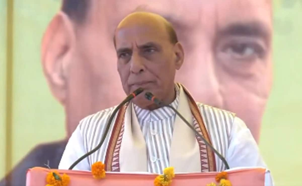 Rajnath Singh Says "Like Dinosaurs, Congress Will Be Extinct In Few Years"