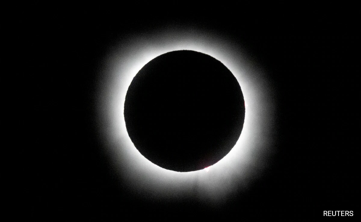 In Pics: Total Solar Eclipse's 'Path Of Totality'