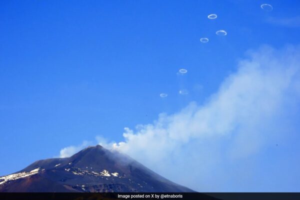 Europe's Largest Volcano Puffs Perfect Smoke Rings Into Sky