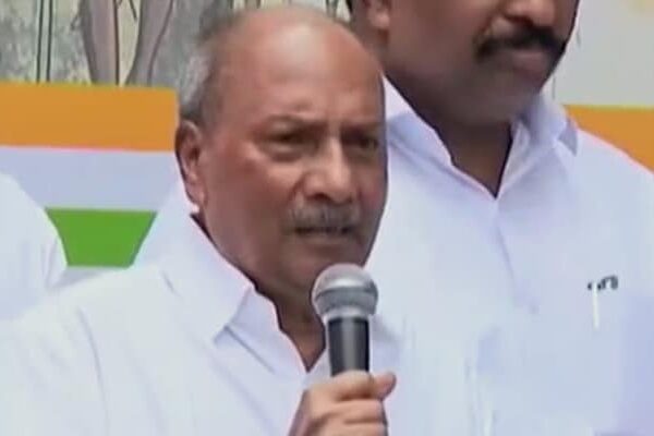 "A Member Of Nehru Family Will Contest From Uttar Pradesh": AK Antony