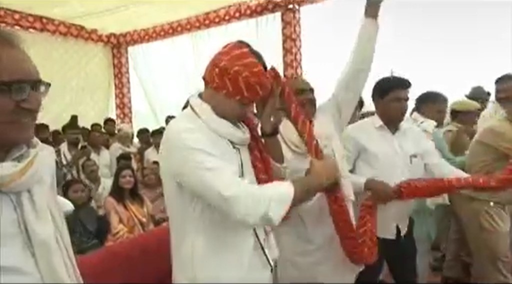 Watch: Sachin Pilot Ties 51-Metre Long Turban While Campaigning