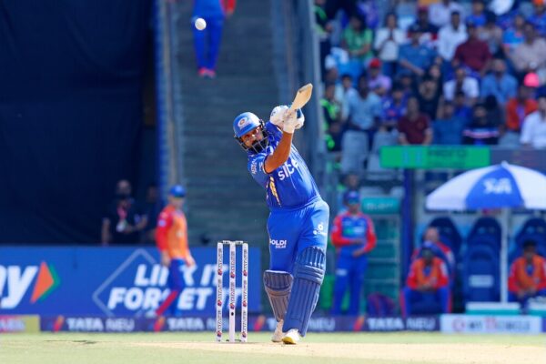 IPL Live: Rohit Eyes To Break Kohli's Huge Record, MI Cruise vs DC